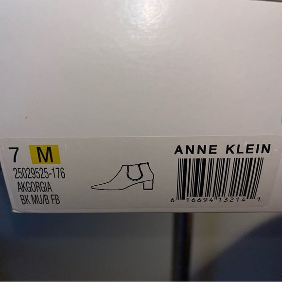 NWT/NIB Anne Klein Akgorgia slip on ankle boots size 7. Silver & gold flowers - Picture 12 of 14
